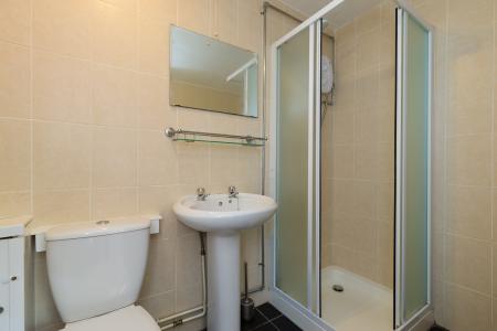 4 bedroom Semi-detached house to let in Seabridge Road, Seabridge, Newcastle-under-Lyme, ST5