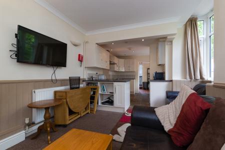 6 bedroom Semi-detached house to let in Seabridge Road, Seabridge, Newcastle-under-Lyme, ST5