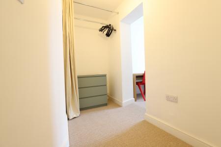 4 bedroom End of terrace house to let in Shaw Street, Newcastle-under-Lyme, ST5