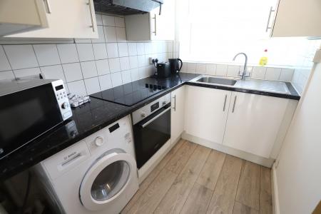 4 bedroom Semi-detached house to let in Wesley Place, Newcastle-under-Lyme, ST5