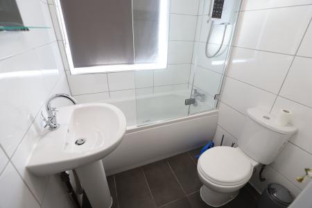 4 bedroom Semi-detached house to let in Wesley Place, Newcastle-under-Lyme, ST5