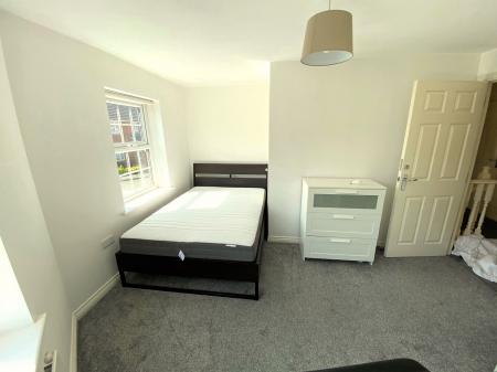 5 bedroom Detached house to let in Snowgoose Way, Newcastle-under-Lyme, ST5