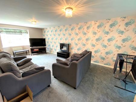 5 bedroom Detached house to let in Snowgoose Way, Newcastle-under-Lyme, ST5