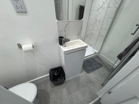 3 bedroom End of terrace house to let in Kelvin Street, Newcastle-under-Lyme, ST5
