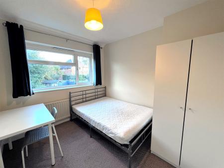 4 bedroom Semi-detached house to let in Orme Road, Newcastle-under-Lyme, ST5