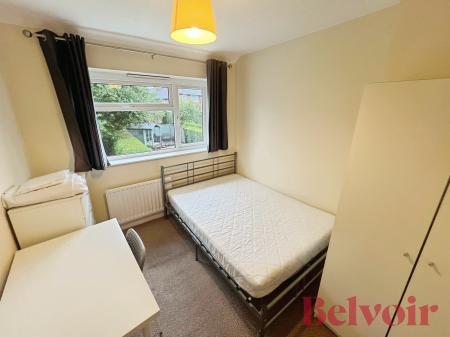 4 bedroom Semi-detached house to let in Orme Road, Newcastle-under-Lyme, ST5