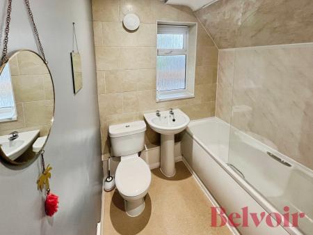 4 bedroom Semi-detached house to let in Orme Road, Newcastle-under-Lyme, ST5