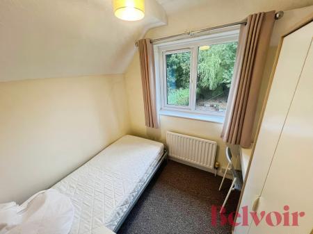 4 bedroom Semi-detached house to let in Orme Road, Newcastle-under-Lyme, ST5