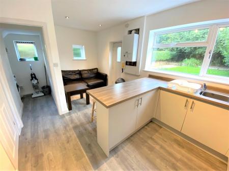 4 bedroom Semi-detached house to let in Orme Road, Newcastle-under-Lyme, ST5