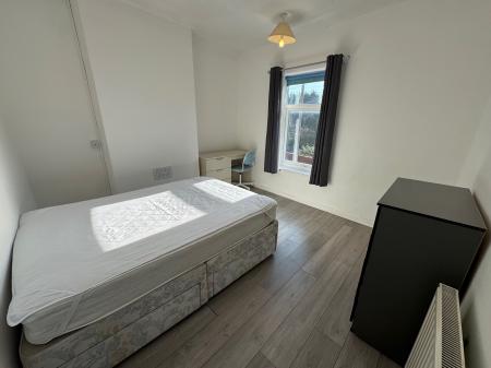 4 bedroom Terraced House to let in Thistleberry Avenue, Newcastle-under-Lyme, ST5