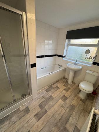 4 bedroom Terraced House to let in Thistleberry Avenue, Newcastle-under-Lyme, ST5