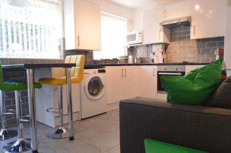 3 bedroom Town house to let in Moran Road, Knutton, ST5