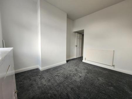 2 bedroom Terraced House to let in Stoke Old Road, Stoke-on-Trent, ST4