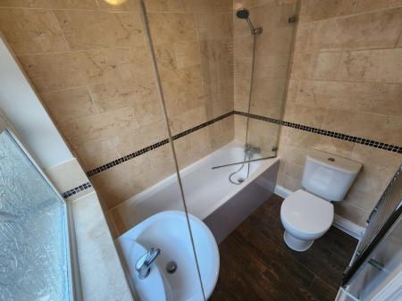 2 bedroom Terraced House to let in Stoke Old Road, Stoke-on-Trent, ST4