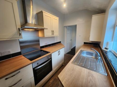 2 bedroom Terraced House to let in Stoke Old Road, Stoke-on-Trent, ST4