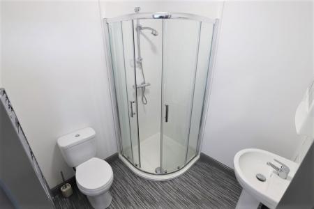 1 bedroom House share to let in London Road, Newcastle-under-Lyme, ST5