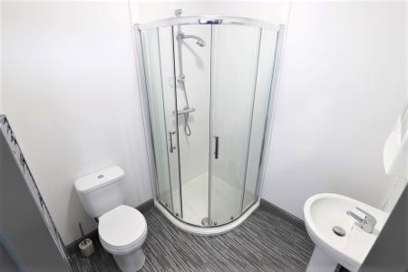 1 bedroom House share to let in London Road, Newcastle-under-Lyme, ST5