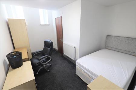 1 bedroom House share to let in London Road, Newcastle-under-Lyme, ST5