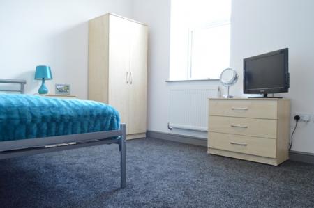 1 bedroom House share to let in London Road, Newcastle-under-Lyme, ST5
