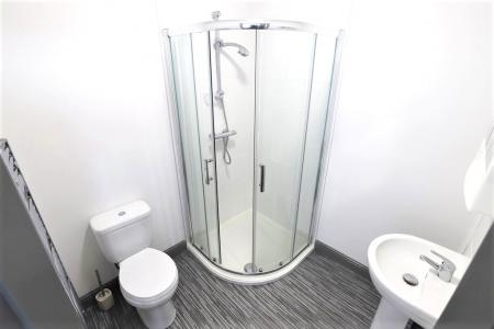 1 bedroom House share to let in London Road, Newcastle-under-Lyme, ST5