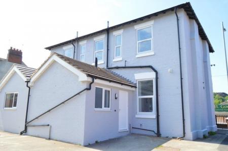 1 bedroom House share to let in London Road, Newcastle-under-Lyme, ST5