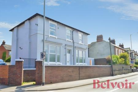 1 bedroom House share to let in London Road, Newcastle-under-Lyme, ST5