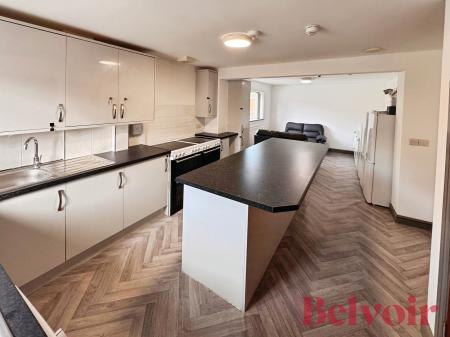 1 bedroom House share to let in London Road, Newcastle-under-Lyme, ST5