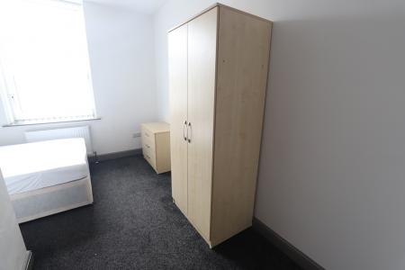 1 bedroom House share to let in London Road, Newcastle-under-Lyme, ST5
