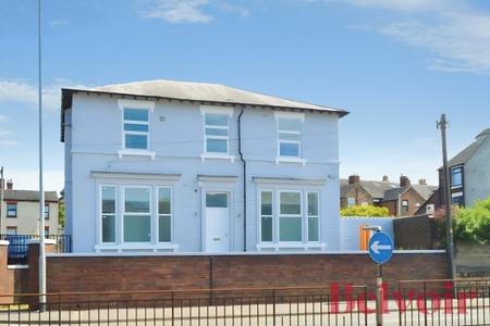 1 bedroom House share to let in London Road, Newcastle-under-Lyme, ST5
