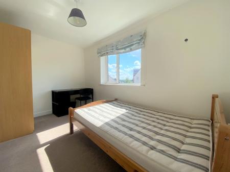 5 bedroom Town house to let in Comet Avenue, Newcastle-under-Lyme, ST5