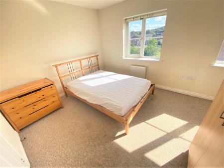 5 bedroom Town house to let in Gadwall Croft, Newcastle-under-Lyme, ST5