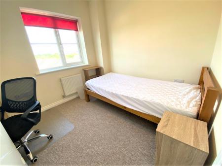 5 bedroom Town house to let in Gadwall Croft, Newcastle-under-Lyme, ST5