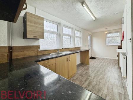 3 bedroom Semi-detached house to let in Cheltenham Grove, Silverdale, ST5