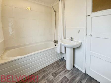 3 bedroom Semi-detached house to let in Cheltenham Grove, Silverdale, ST5