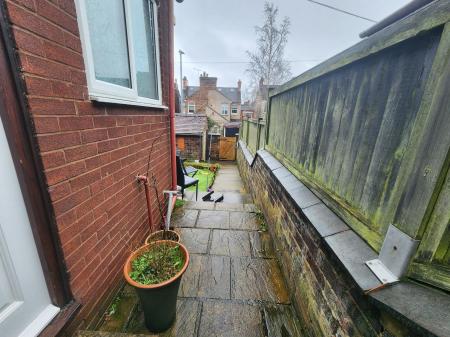 2 bedroom Terraced House to let in Greatbatch Avenue, Penkhull, Stoke-on-Trent, ST4