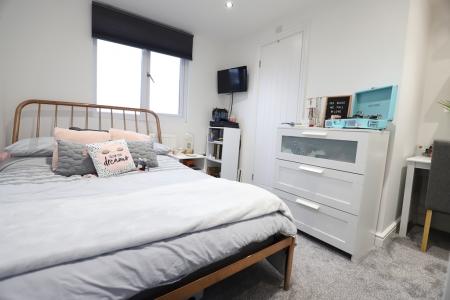 1 bedroom Semi-detached house to let in Underwood Road, Newcastle-under-Lyme, ST5