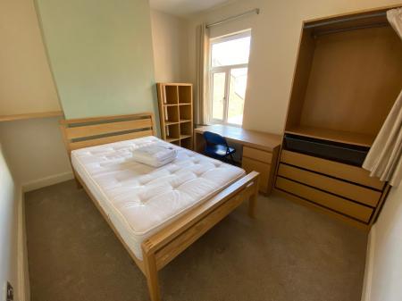 3 bedroom Terraced House to let in Legge Street, Newcastle-under-Lyme, ST5