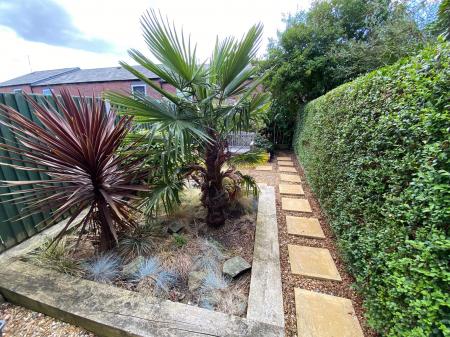 3 bedroom Terraced House to let in Legge Street, Newcastle-under-Lyme, ST5