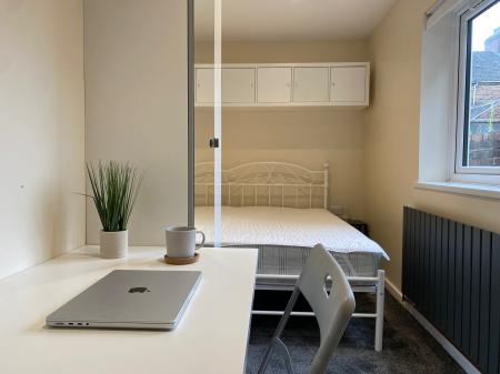 4 bedroom House share to let in Guildford Street,, Stoke-on-Trent, ST4