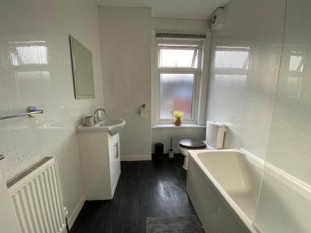 4 bedroom House share to let in Guildford Street,, Stoke-on-Trent, ST4