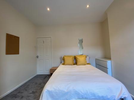 4 bedroom House share to let in Guildford Street,, Stoke-on-Trent, ST4