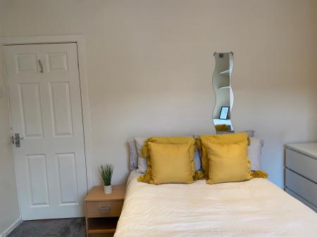 4 bedroom House share to let in Guildford Street,, Stoke-on-Trent, ST4