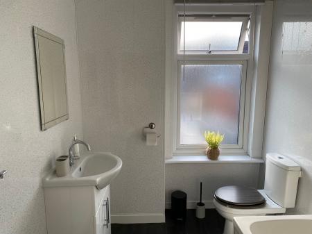 4 bedroom House share to let in Guildford Street,, Stoke-on-Trent, ST4