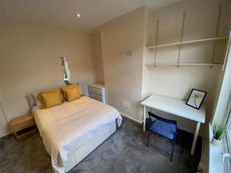 4 bedroom House share to let in Guildford Street,, Stoke-on-Trent, ST4