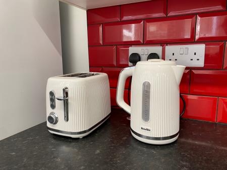 4 bedroom House share to let in Guildford Street,, Stoke-on-Trent, ST4