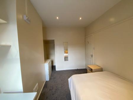 4 bedroom House share to let in Guildford Street,, Stoke-on-Trent, ST4