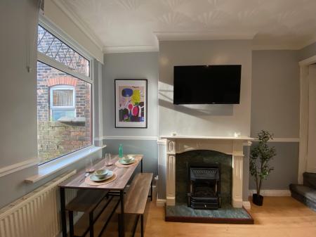 4 bedroom House share to let in Guildford Street,, Stoke-on-Trent, ST4