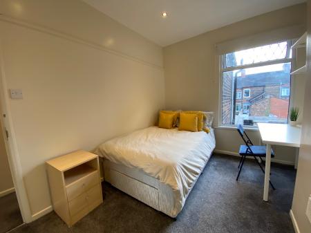 4 bedroom House share to let in Guildford Street,, Stoke-on-Trent, ST4