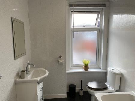 4 bedroom House share to let in Guildford Street,, Stoke-on-Trent, ST4