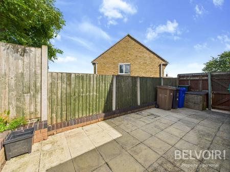 4 bedroom Semi-detached house for sale in Allerton Road, Trentham, Stoke On Trent, ST4